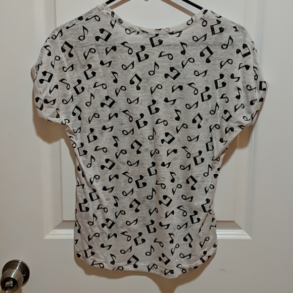 🎵🎶Music Notes T-shirt - Picture 2 of 4